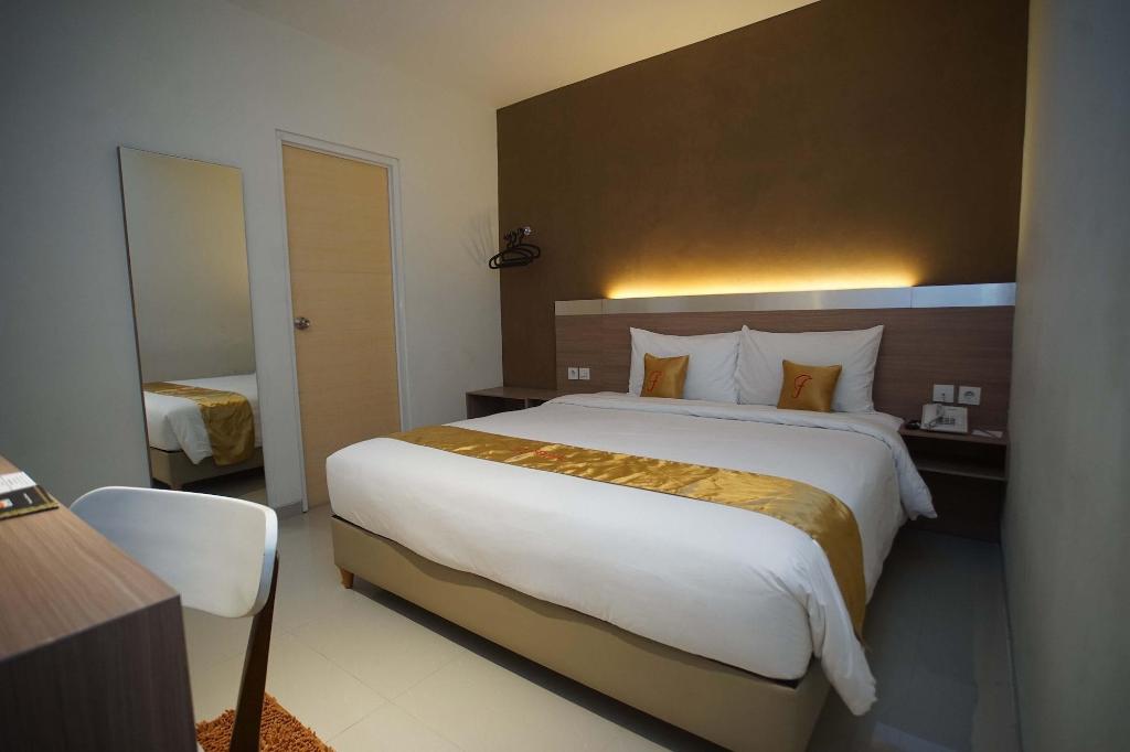 Triizz Hotel Semarang
