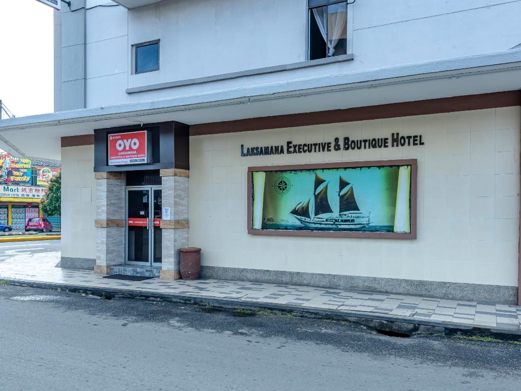 Oyo 43960 Laksamana Executive And Boutique Hotel