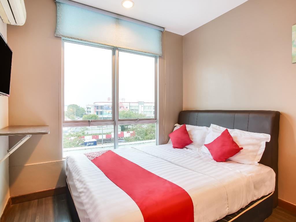 OYO 90282 Hotel Taj (seksyen 7)