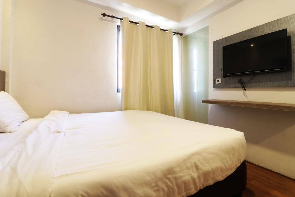 Hotel Sanrina Makassar by ZUZU