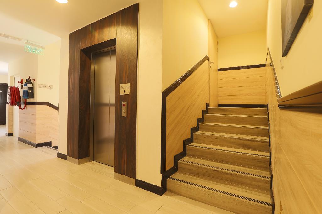 314 24 Gold Hotel - Lobby