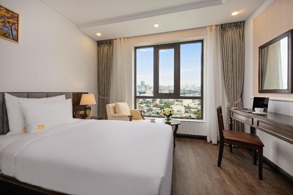 Santa Luxury Hotel