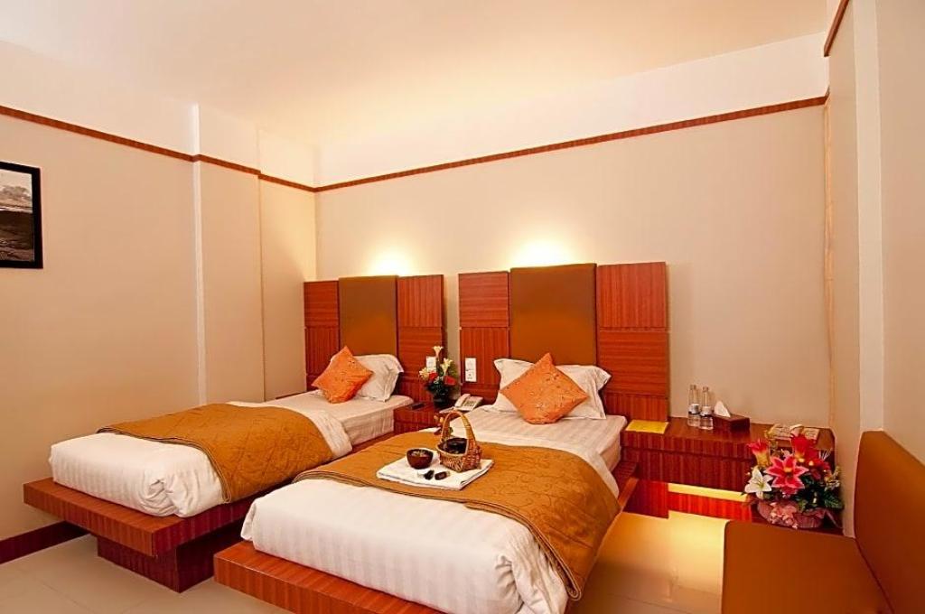 Maximillian Hotel