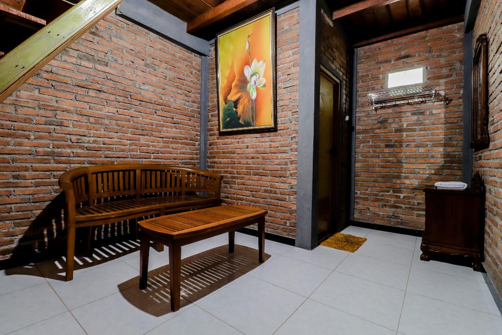 D Hasinda Homestay by ZUZU
