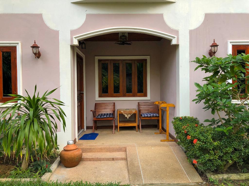 Hotel Ginis Beach Resort by ZUZU, Thailand, Kamala. Großes 1