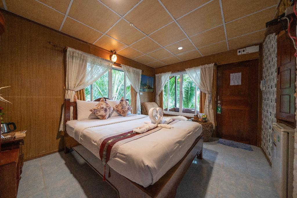 Tongta Phaview Resort
