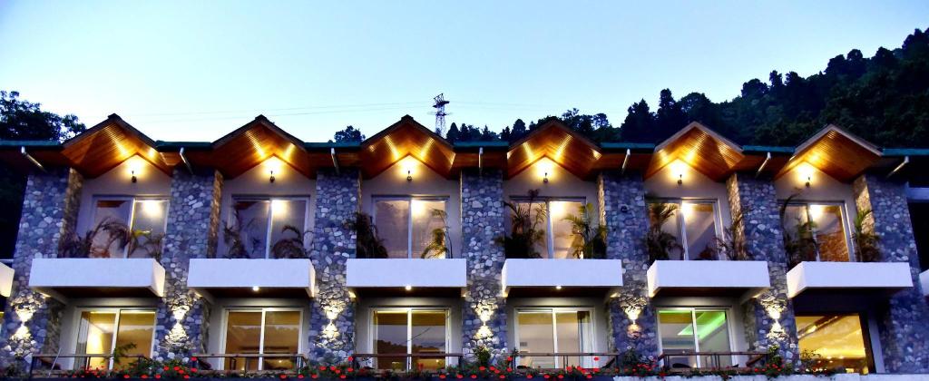 Seasons Hotel By Xperience, Nainital