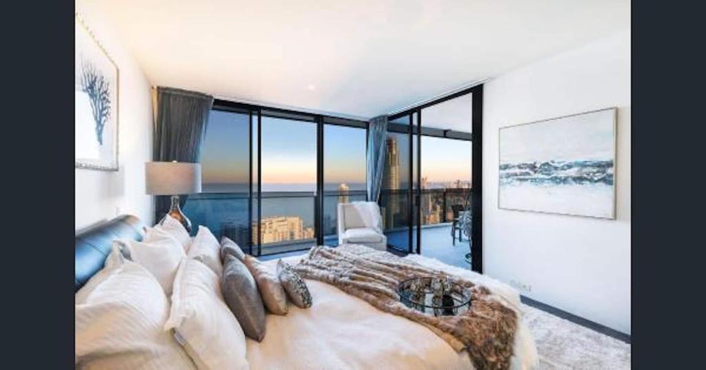 Cavill Avenue Private Apartments