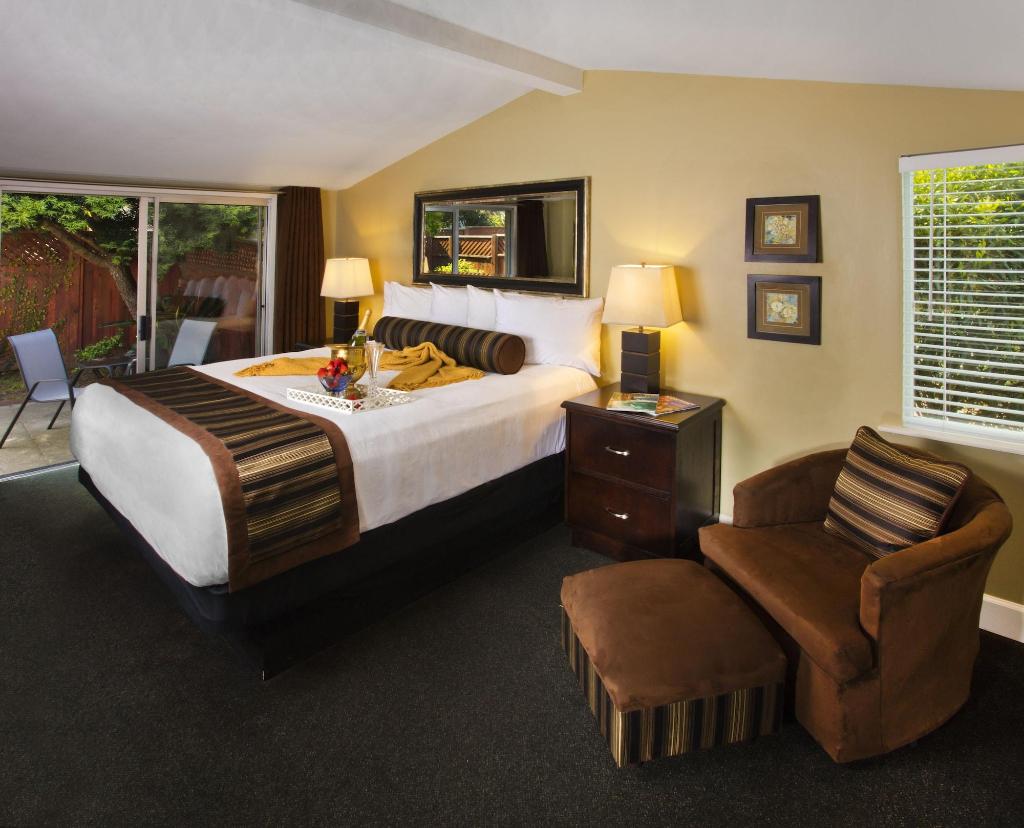 Monterey Peninsula Inn