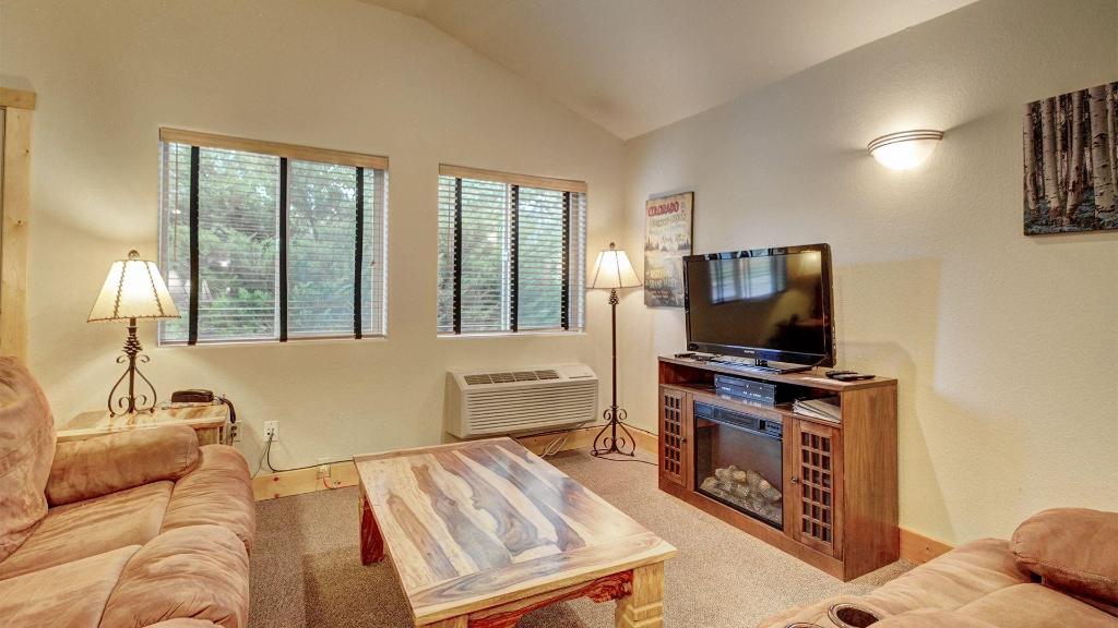 Eagle Fire Lodge Cabins