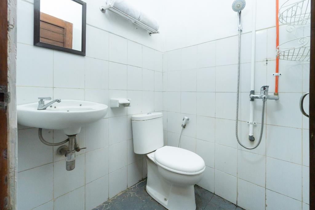 3006 Falisha Homestay