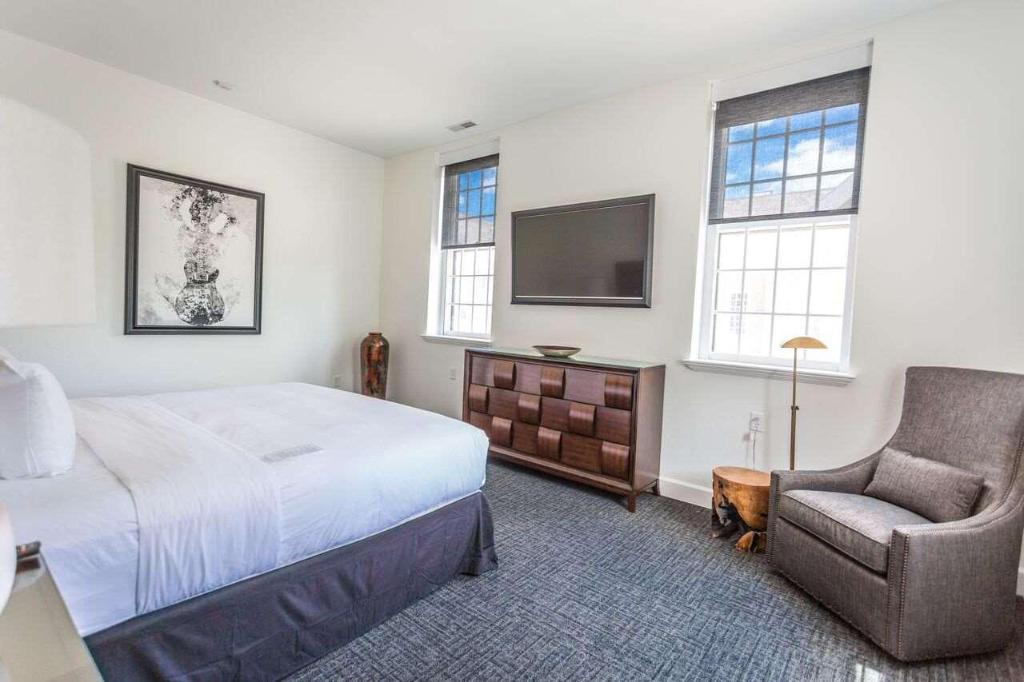 The Delafield Hotel