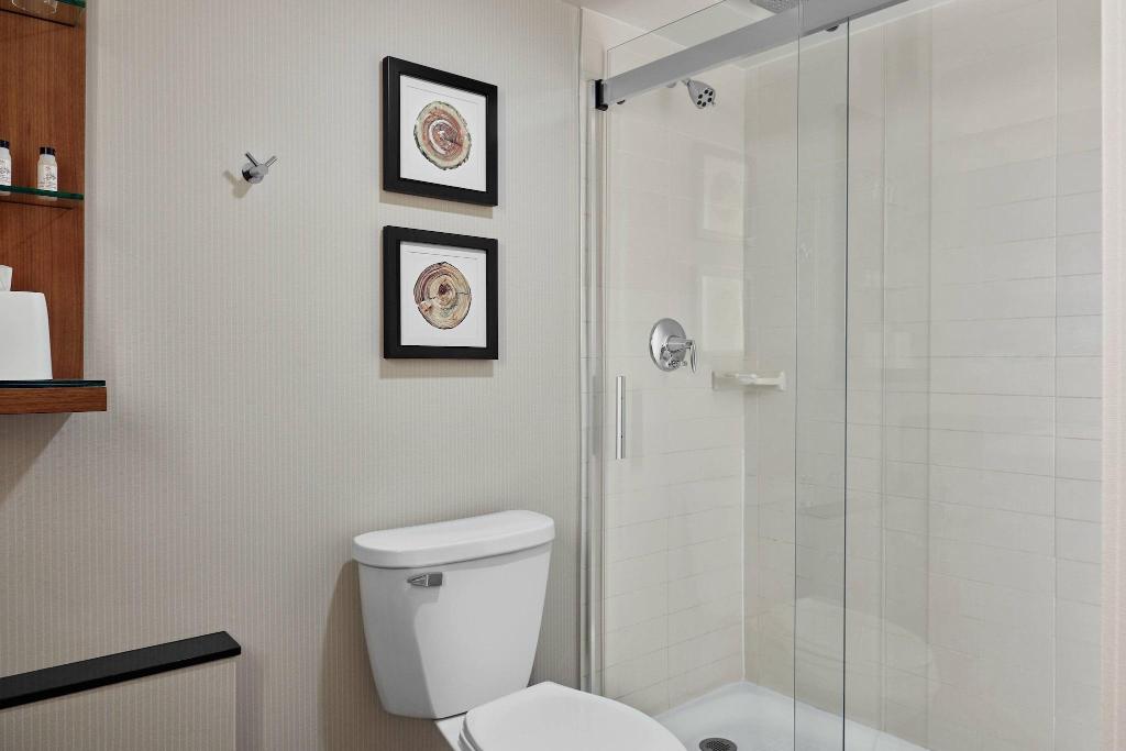 Delta Hotels By Marriott Milwaukee Northwest