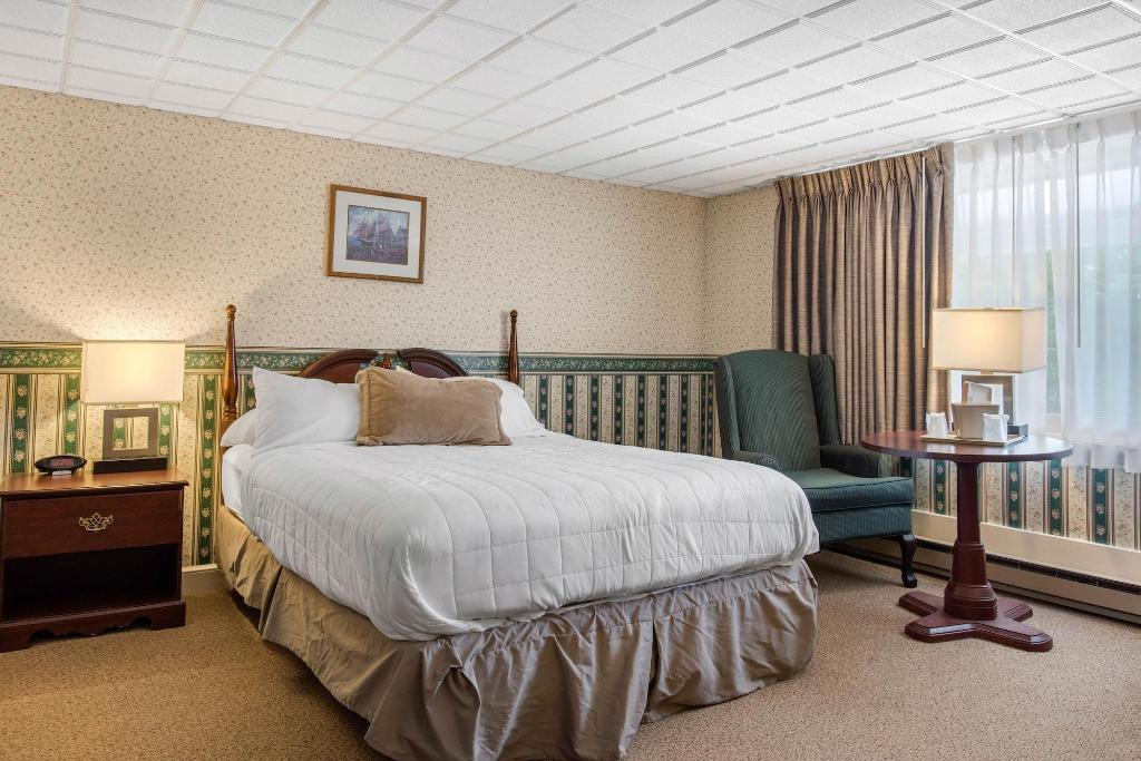 Coachman Inn