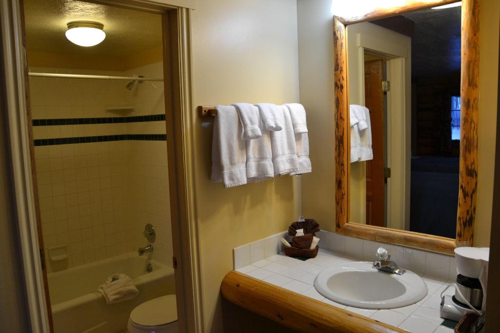 Daniels Summit Lodge