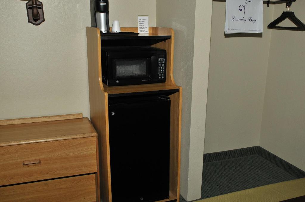 Apple Tree Inn And Suites