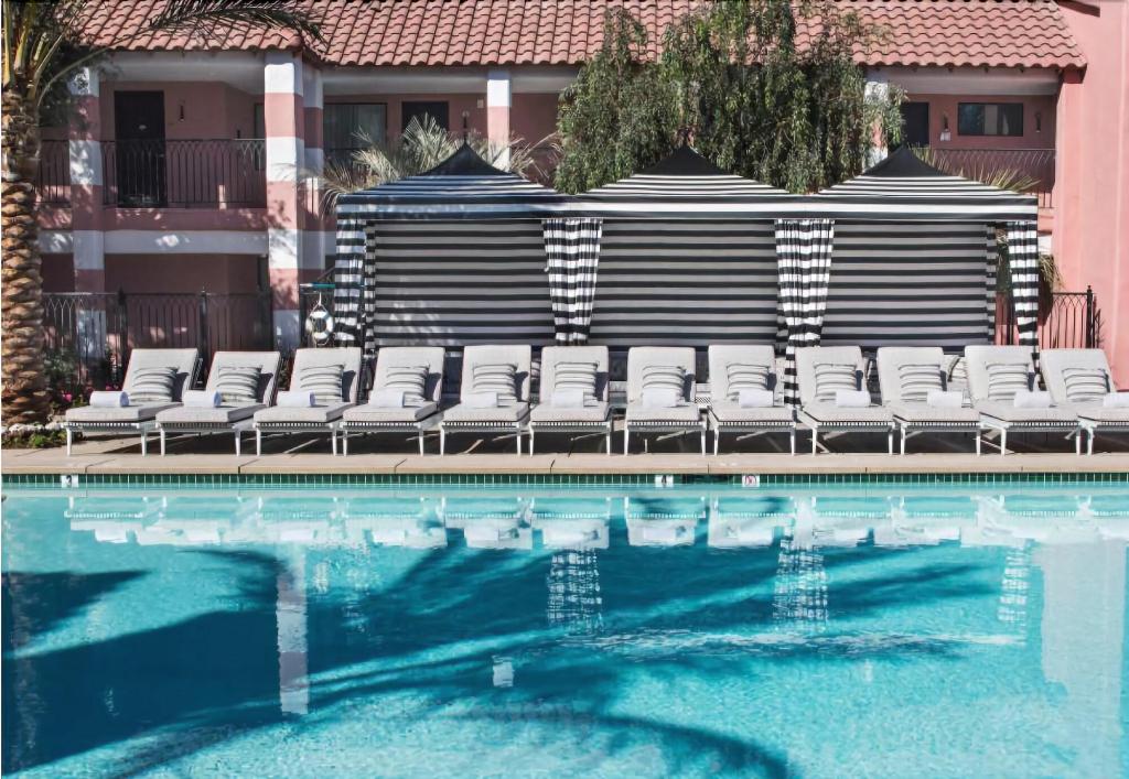 Sands Hotel and Spa - Sports and Entertainment
