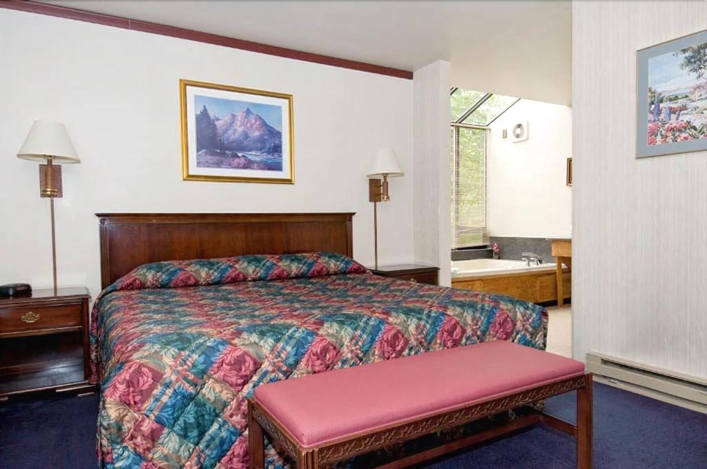 Sequim Bay Lodge