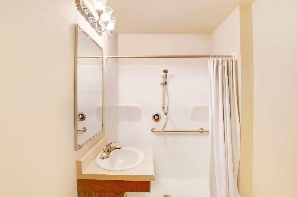 Woodspring Suites Laredo