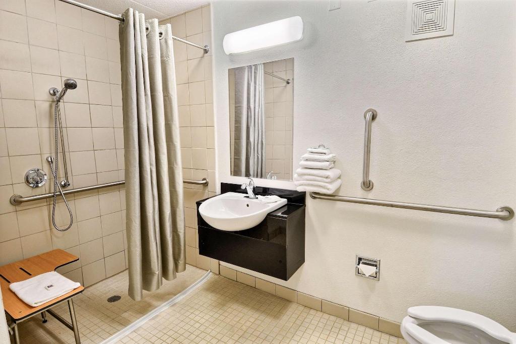 Motel 6 Nashua South