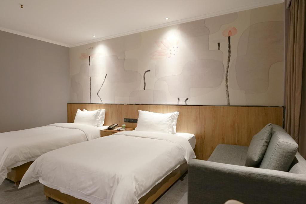 Paco Hotel (Guangzhouta Datang Metro Station)