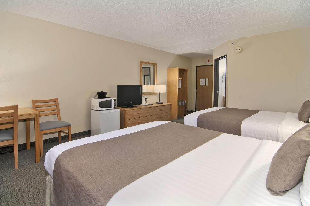 Boarders Inn Suites