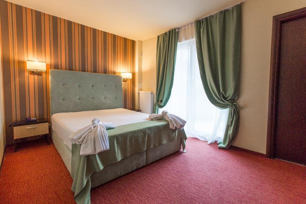 Bacolux Diana Resort