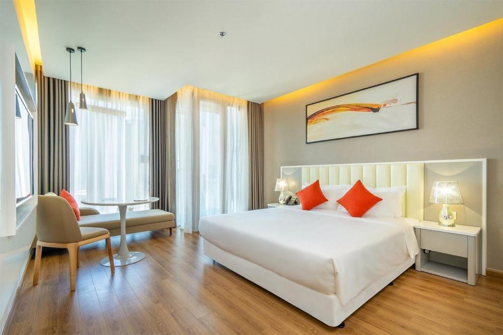 DeLaSea Halong Hotel