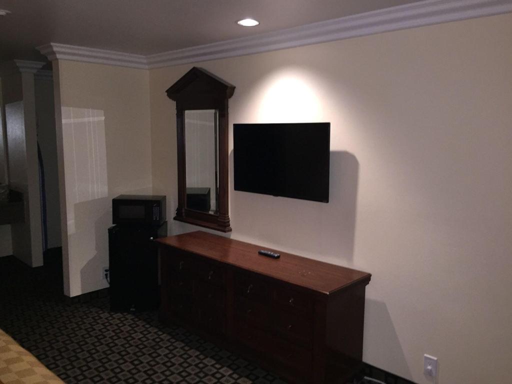 Ontario Inn Suites
