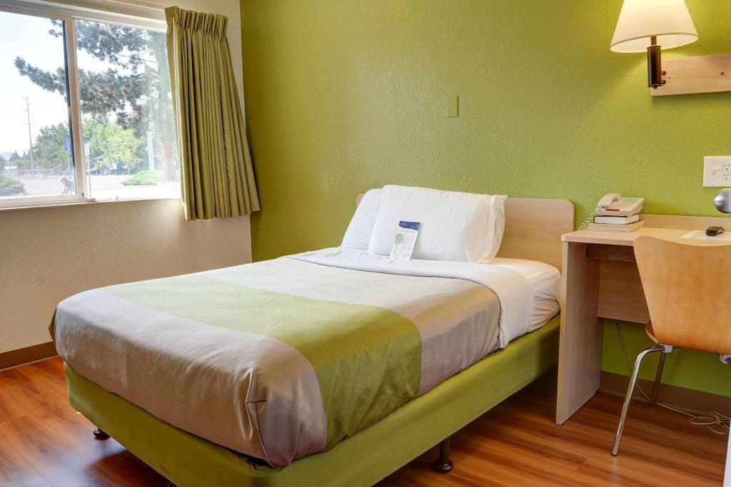 Motel 6 Eugene North Springfield