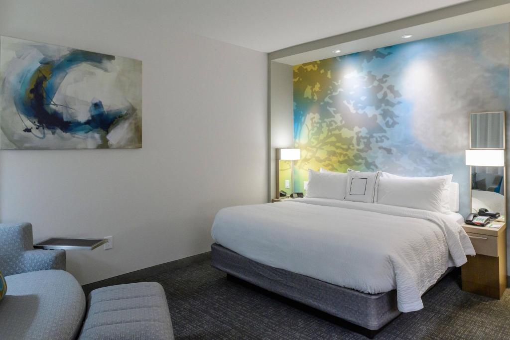 Courtyard By Marriott Lake Jackson