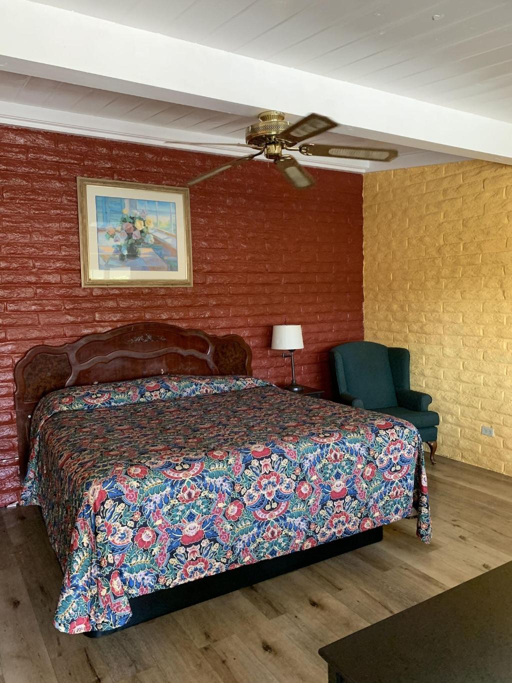 Fallbrook Country Inn