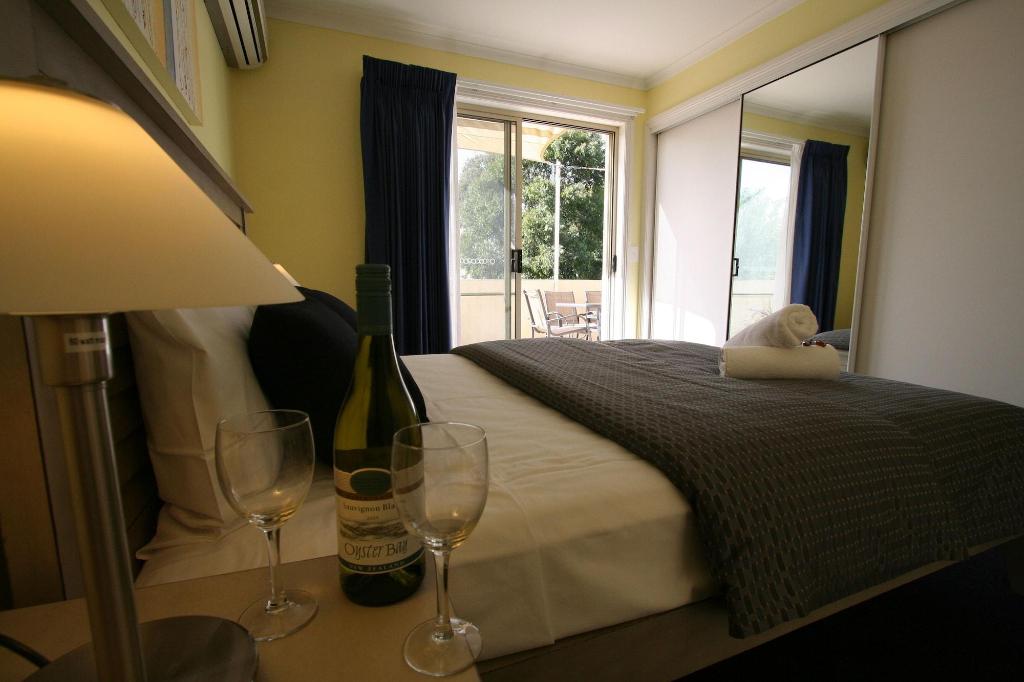 Hamilton Townhouse Motel