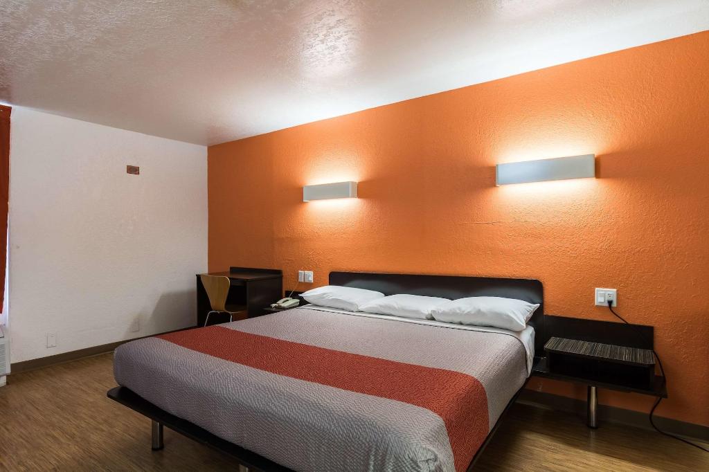 Motel 6 Uvalde Tx