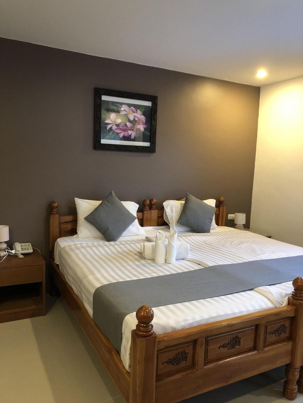 OYO 861 Patong Dynasty Hotel