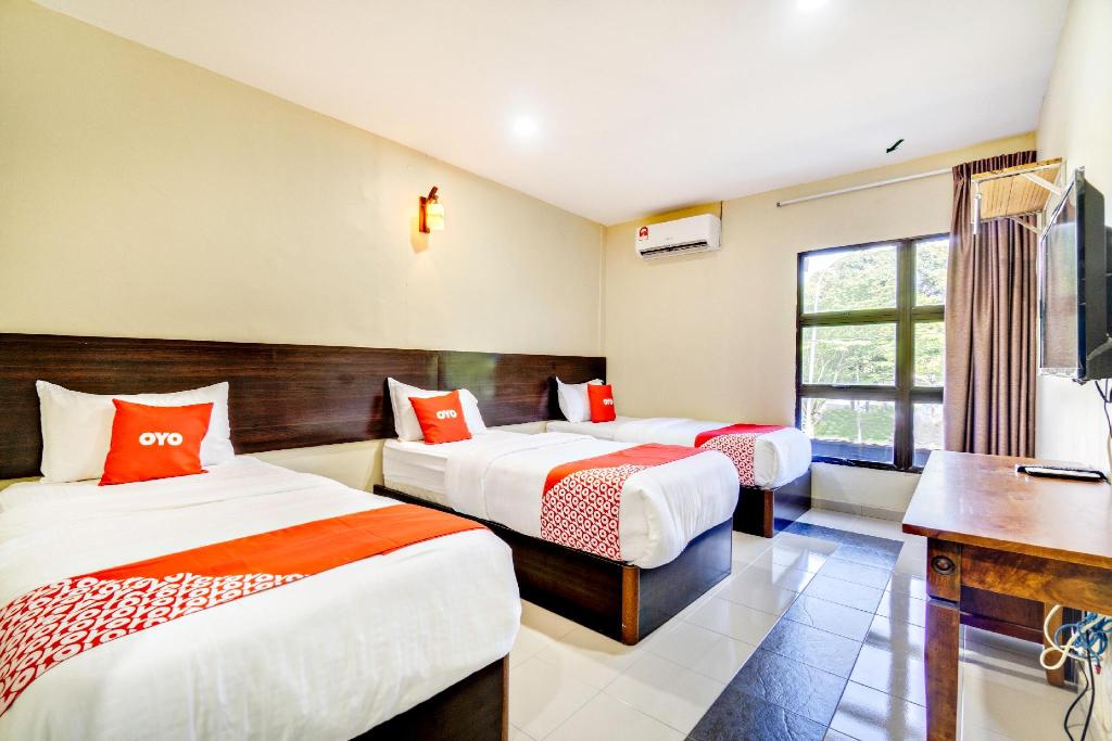 OYO 89960 Manjung Inn Hotel
