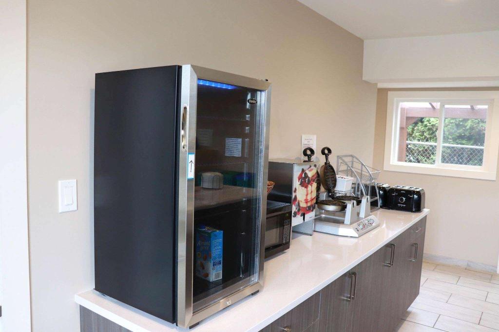 Super 8 By Wyndham Courtenay