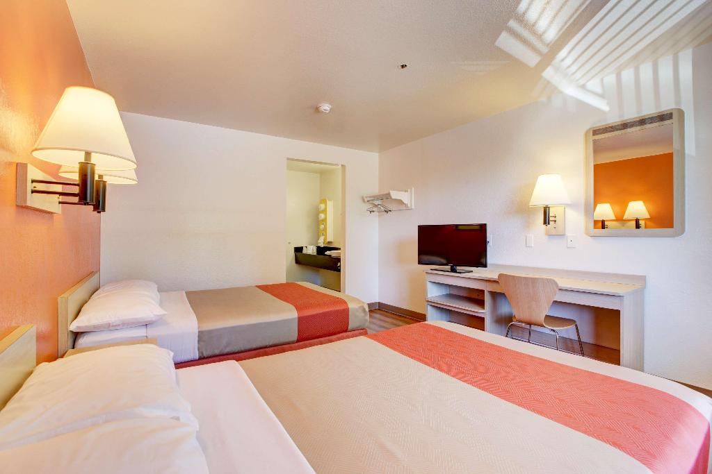 Motel 6 Westminster North