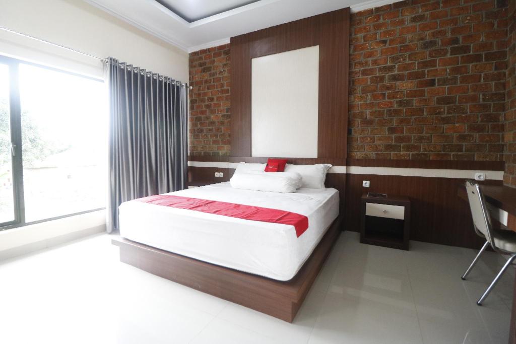 Formerly Reddoorz Plus Near Kualanamu Airport