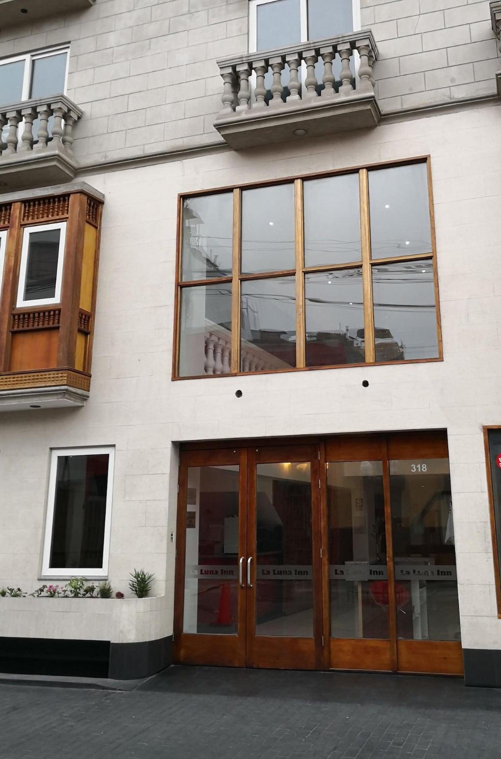 Hotel AYENDA LA LUNA INN