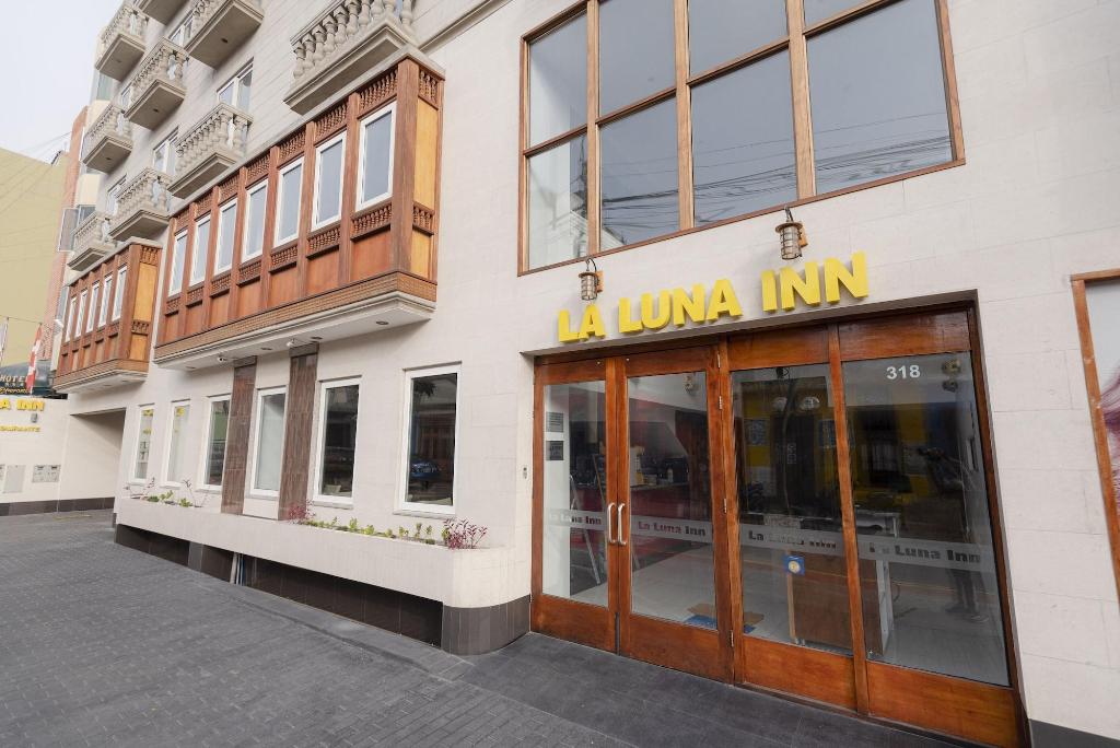 Hotel AYENDA LA LUNA INN