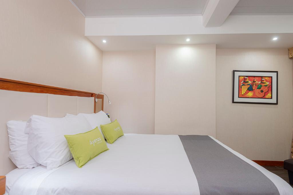 Hotel AYENDA LA LUNA INN