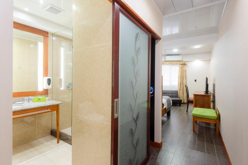 Hotel AYENDA LA LUNA INN