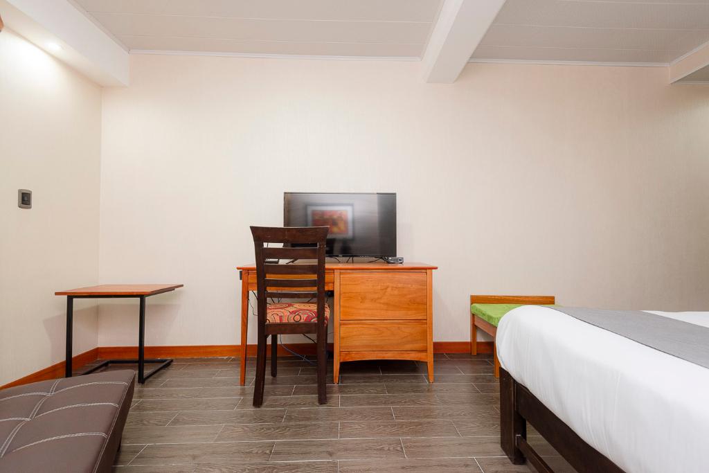 Hotel AYENDA LA LUNA INN