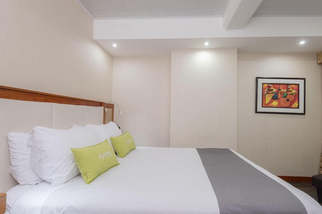 Hotel AYENDA LA LUNA INN