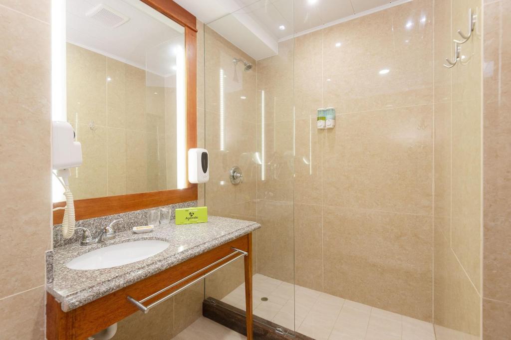 Hotel AYENDA LA LUNA INN