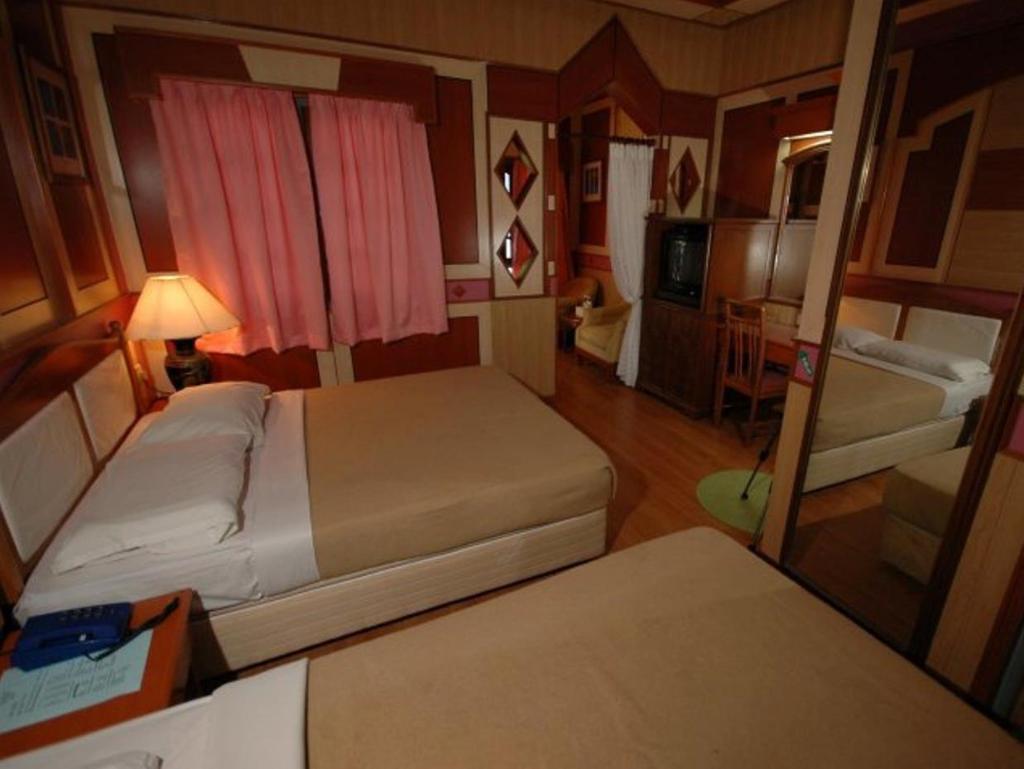 Shari La Island Resort