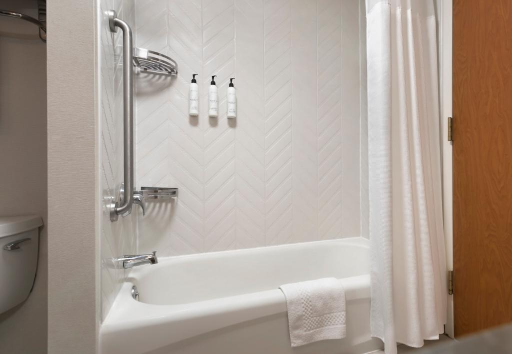 Fairfield Inn & Suites Woodbridge