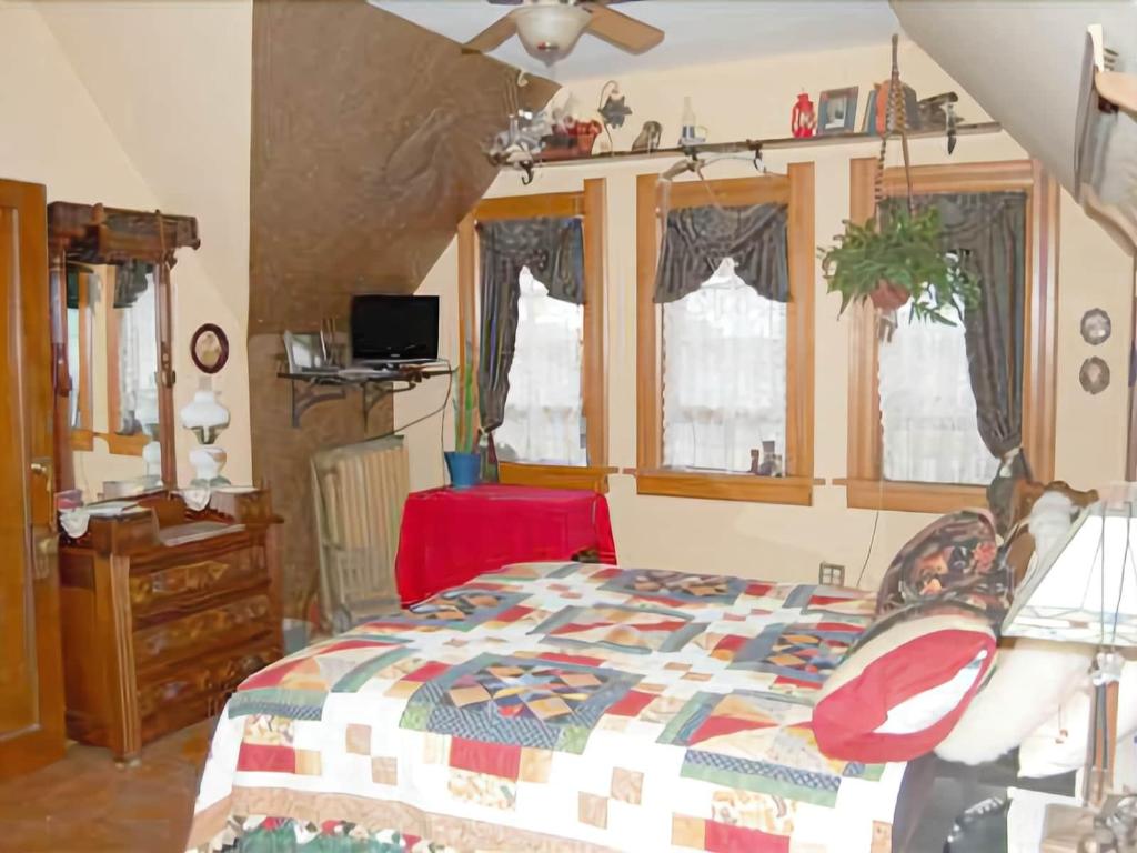 Schuster Mansion Bed Breakfast