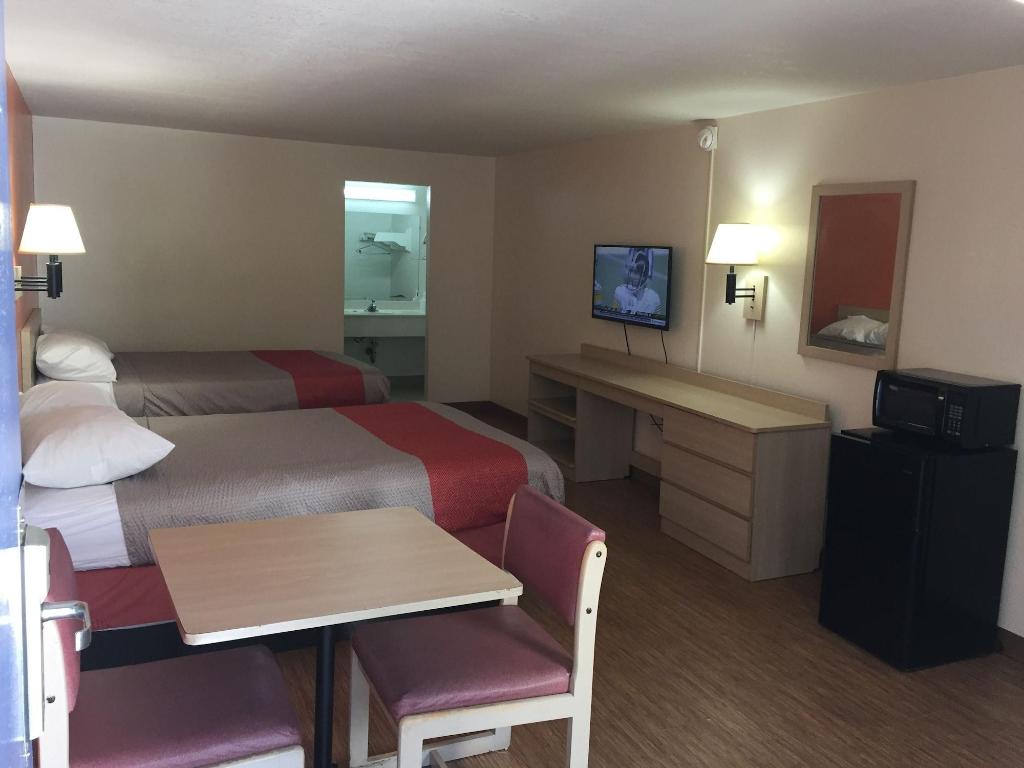 Motel 6 Raleigh Southwest Cary